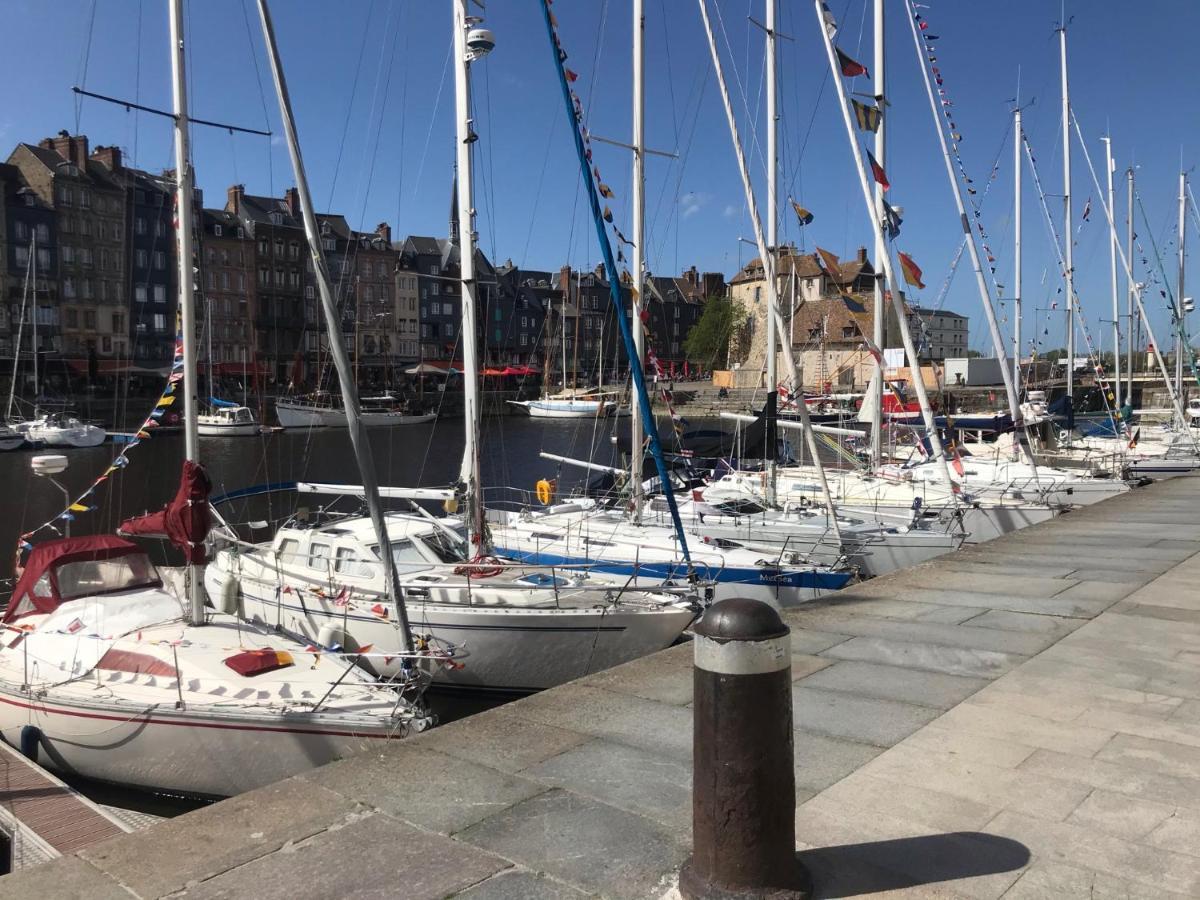 Cosy Studio Place Sainte Catherine Honfleur Buitenkant foto